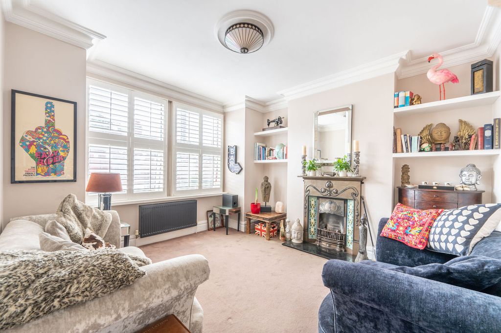 Property photo 1 of 17