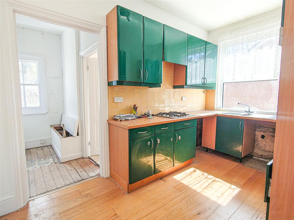 Property photo 3 of 10