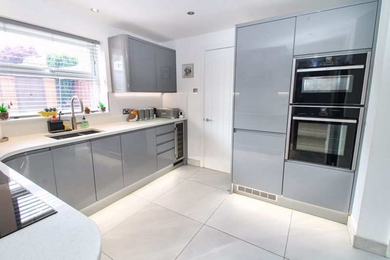 Property photo 2 of 15 Kitchen