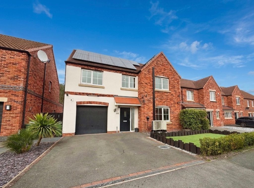 Property photo 1 of 32