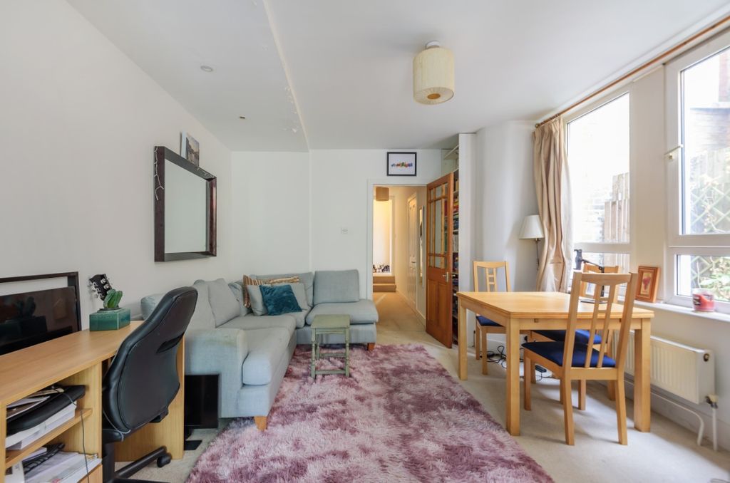 Property photo 1 of 16 890688 (2)