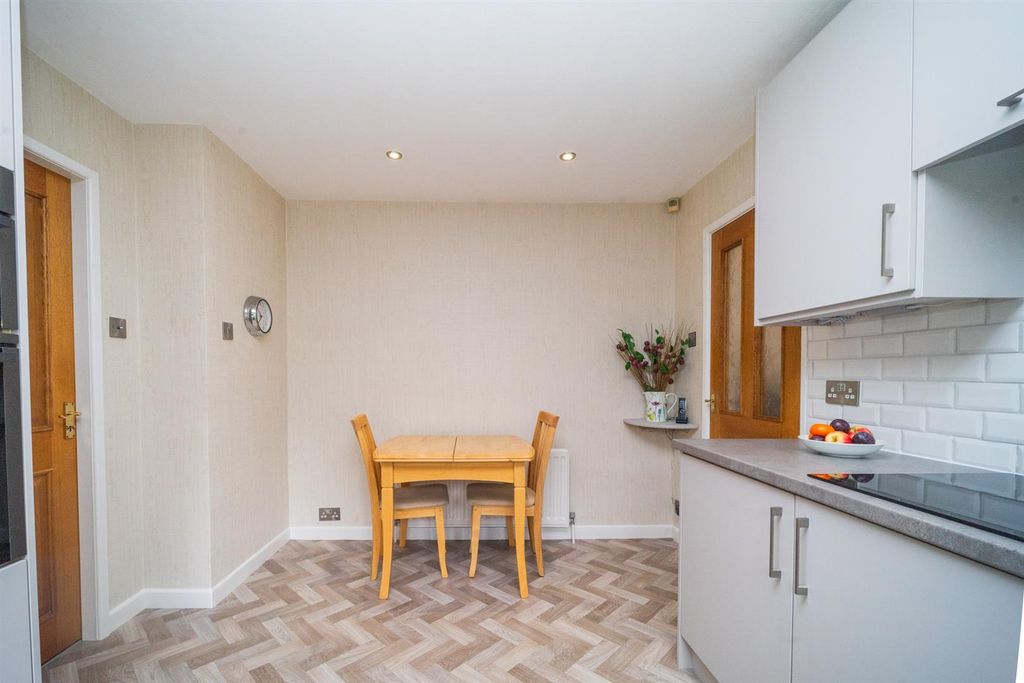 Property photo 3 of 29 13