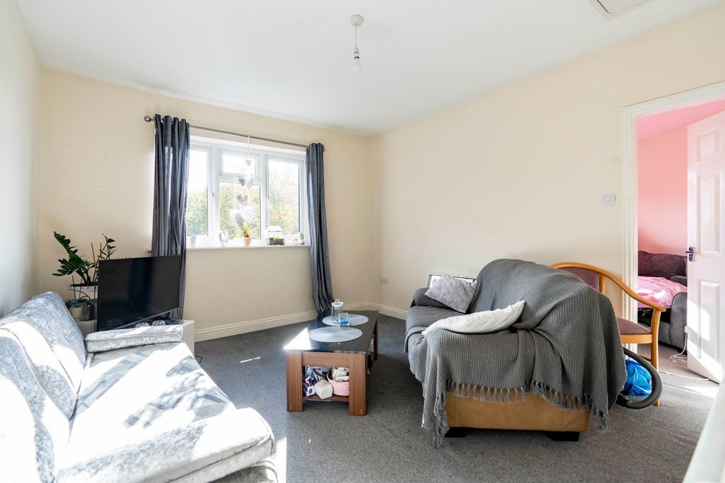 Property photo 3 of 5