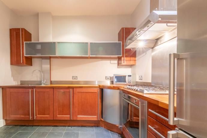 Property photo 3 of 11 Kitchen