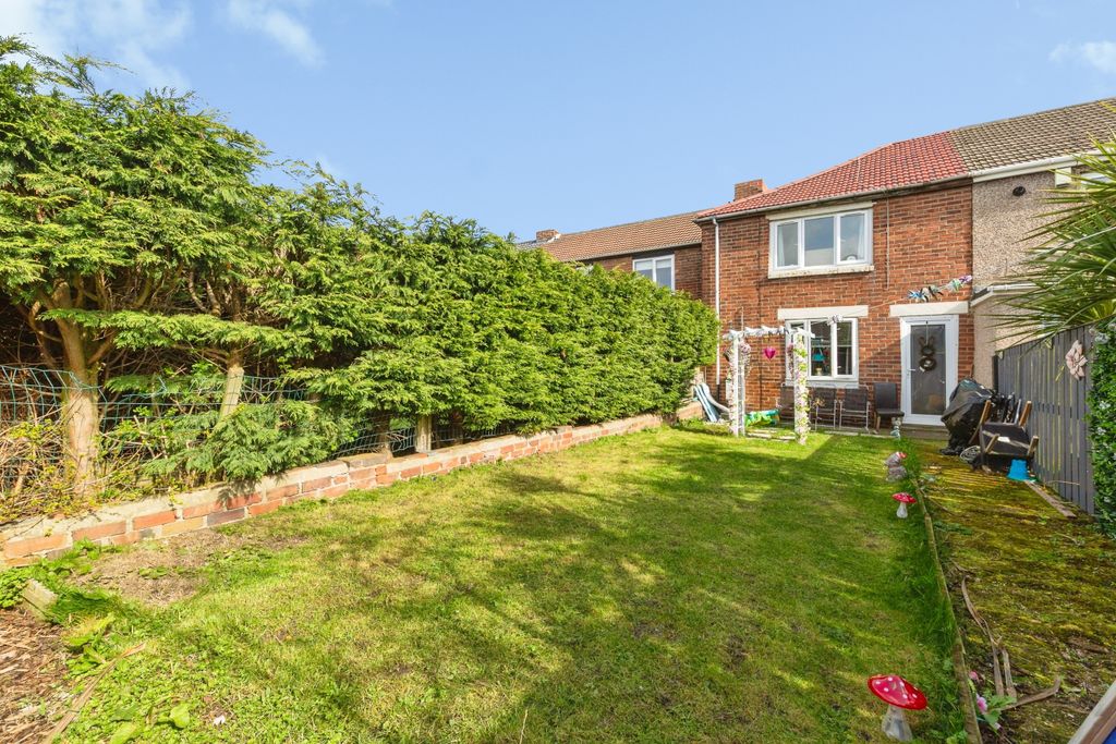 Property photo 1 of 15 Front Garden