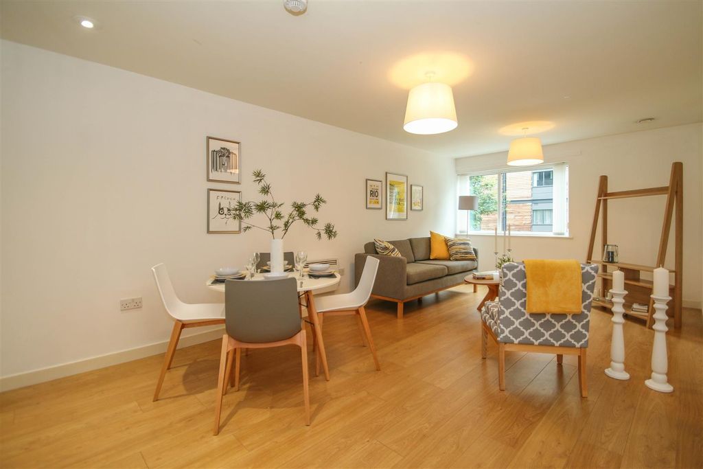 Property photo 2 of 9