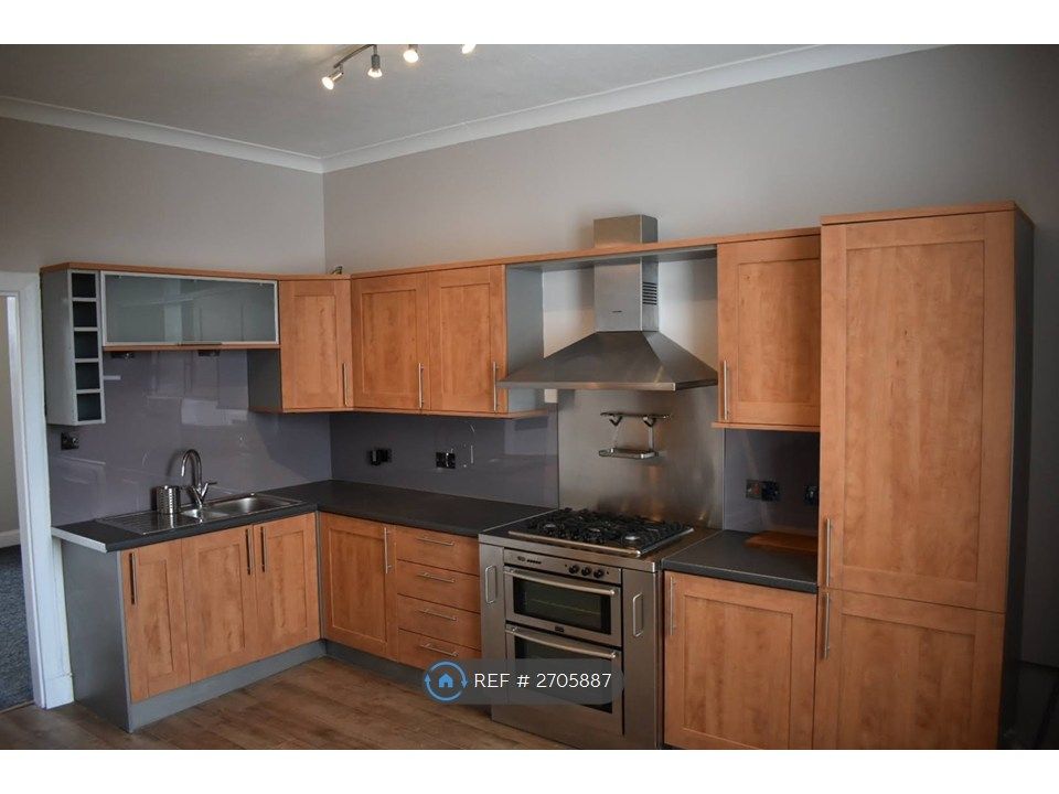 Property photo 3 of 15 Kitchen