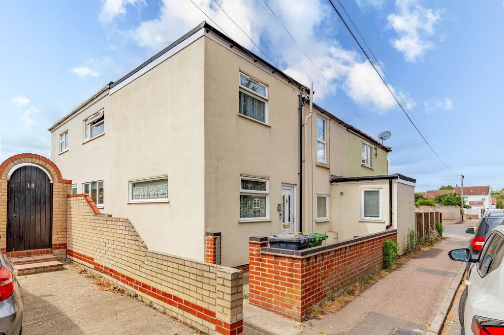 Property photo 1 of 12