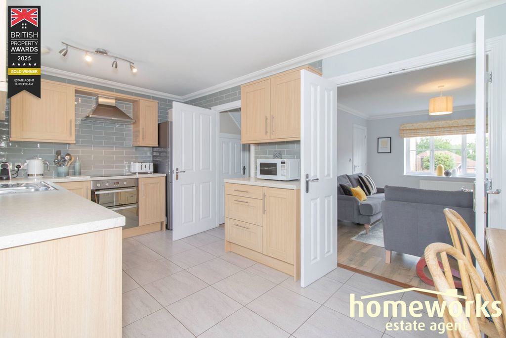 Property photo 2 of 18