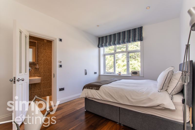Additional image 32 of 8 bed property to rentPalmeira Avenue, Hove BN3