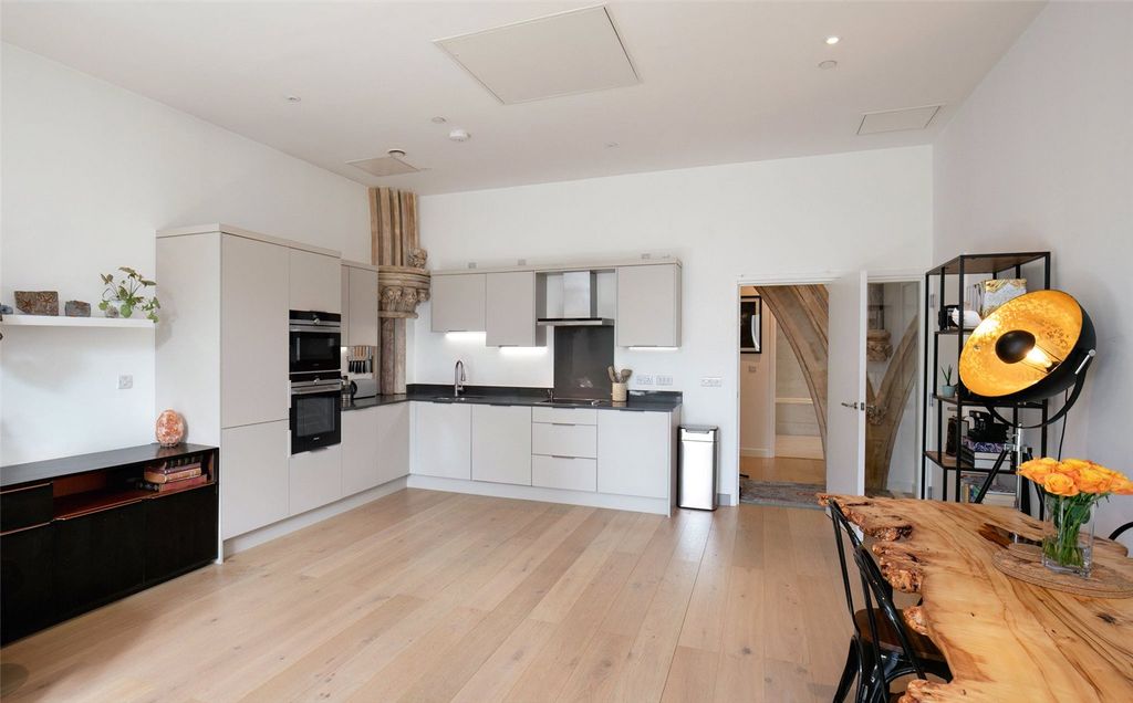 Property photo 3 of 18 Picture No. 30