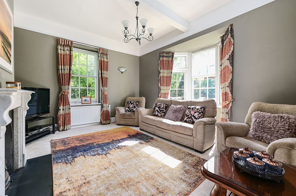 Property photo 3 of 16 Freshwood House (9)