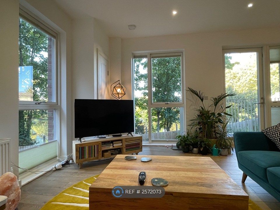 Property photo 2 of 33