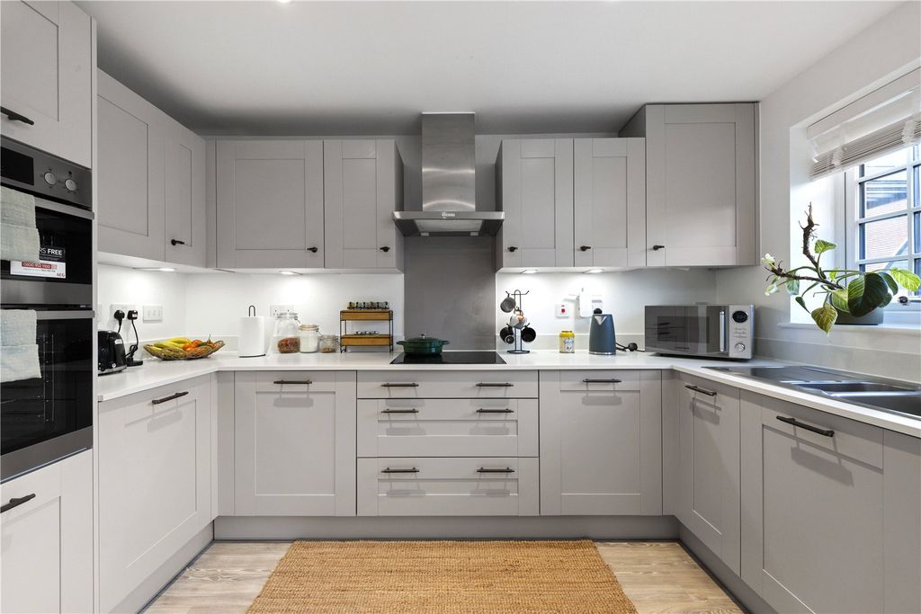 Property photo 2 of 20 Kitchen