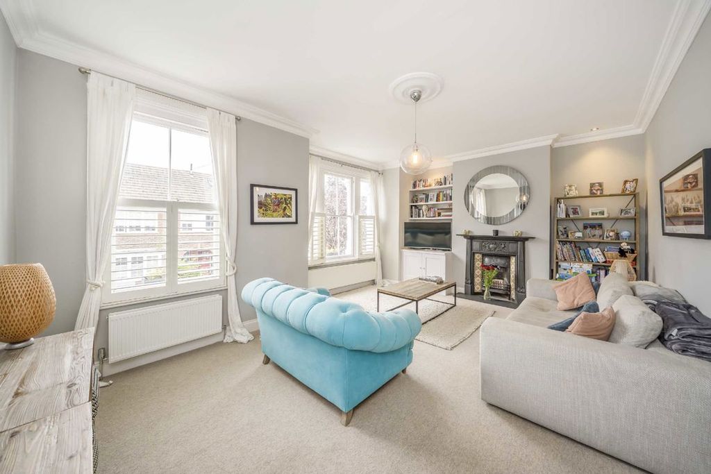 Property photo 2 of 12