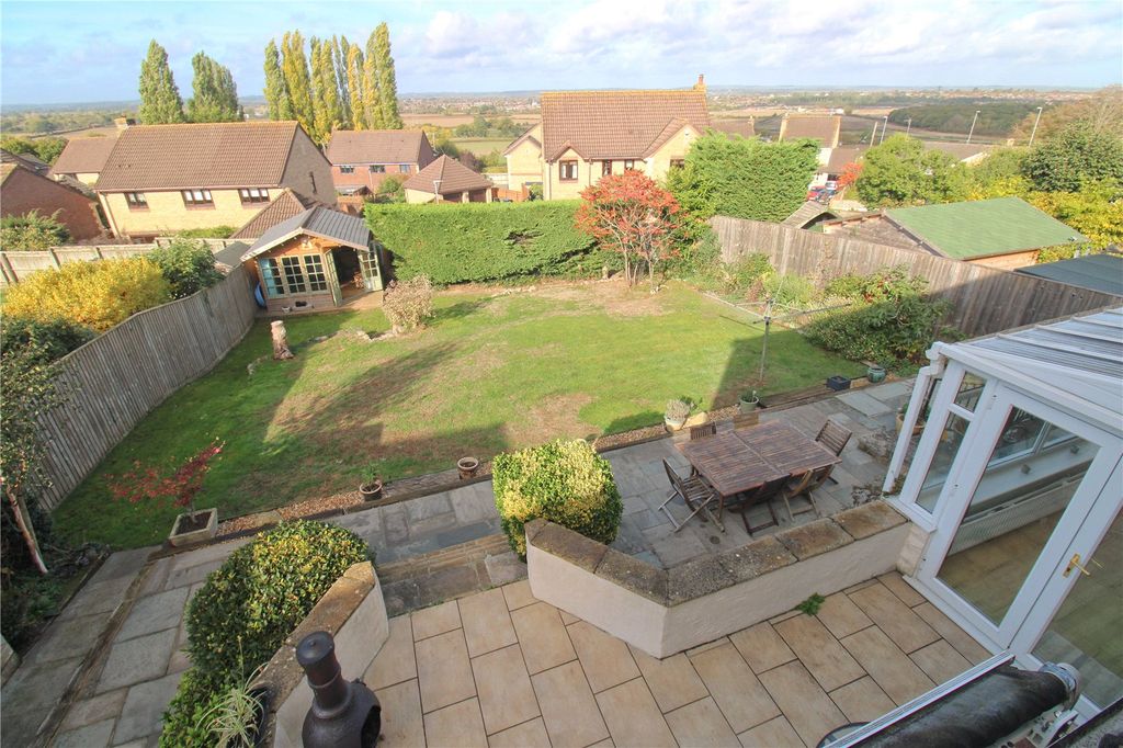 Property photo 2 of 30 Picture No. 13