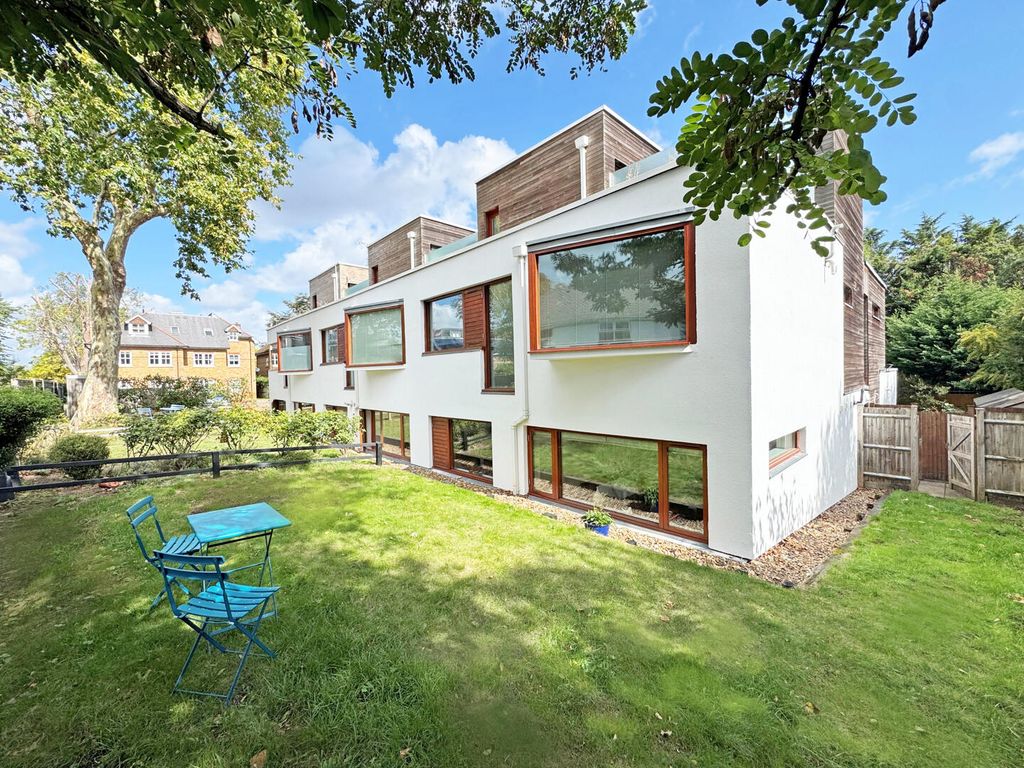 Property photo 3 of 7 Rear Garden