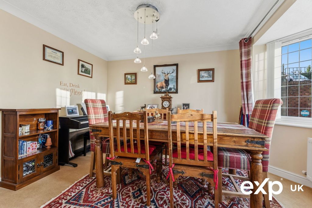 Property photo 3 of 37