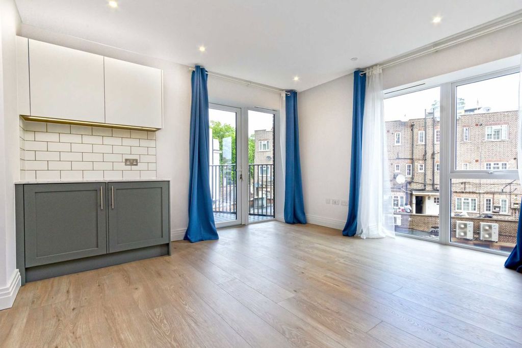 Property photo 2 of 7