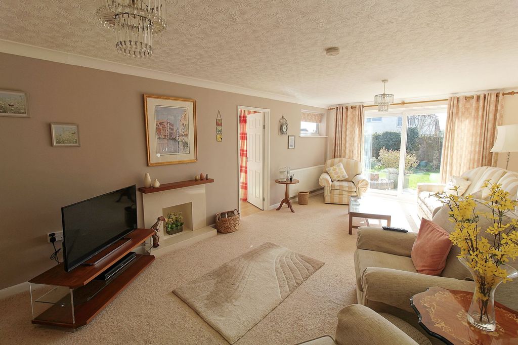 Property photo 2 of 24