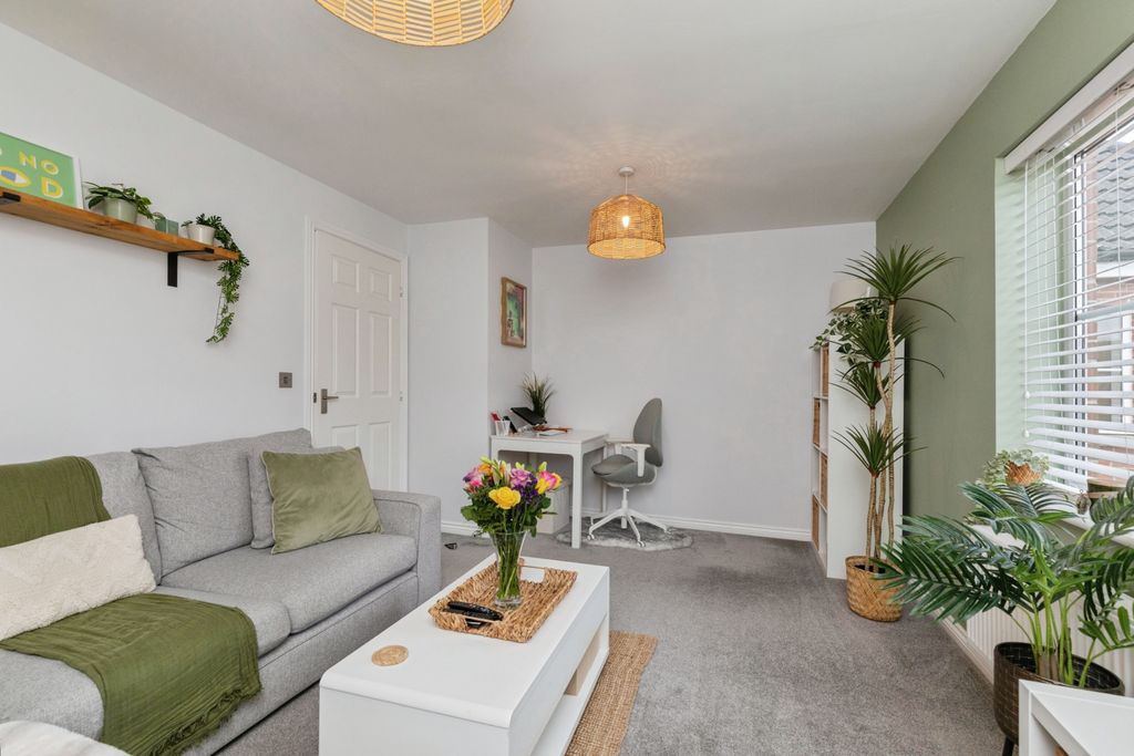 Property photo 2 of 12 Living / Dining Room