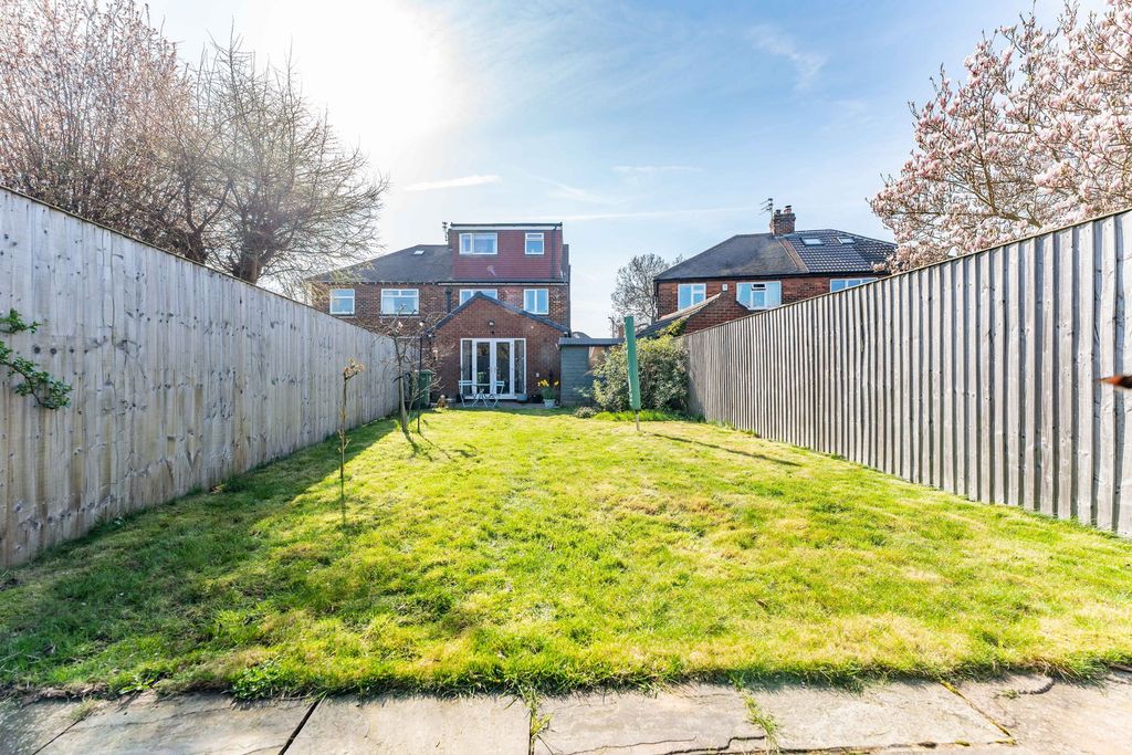 Property photo 2 of 22