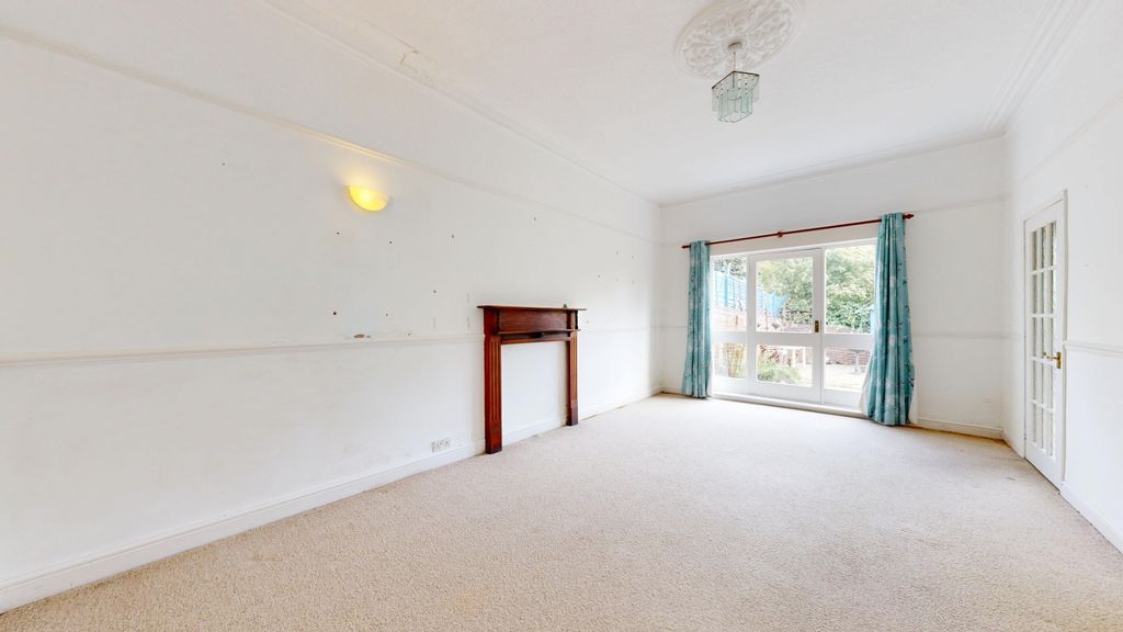 Property photo 3 of 26 Dining Room