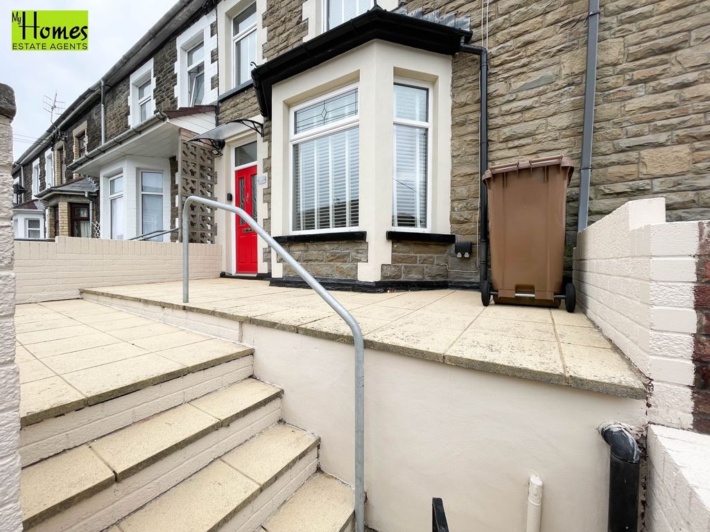 Property photo 1 of 32