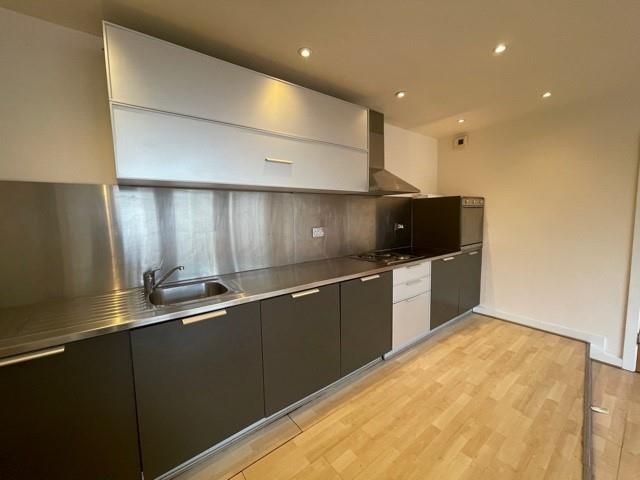 Property photo 3 of 8 Kitchen