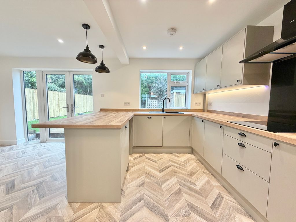 Property photo 2 of 20 Kitchen