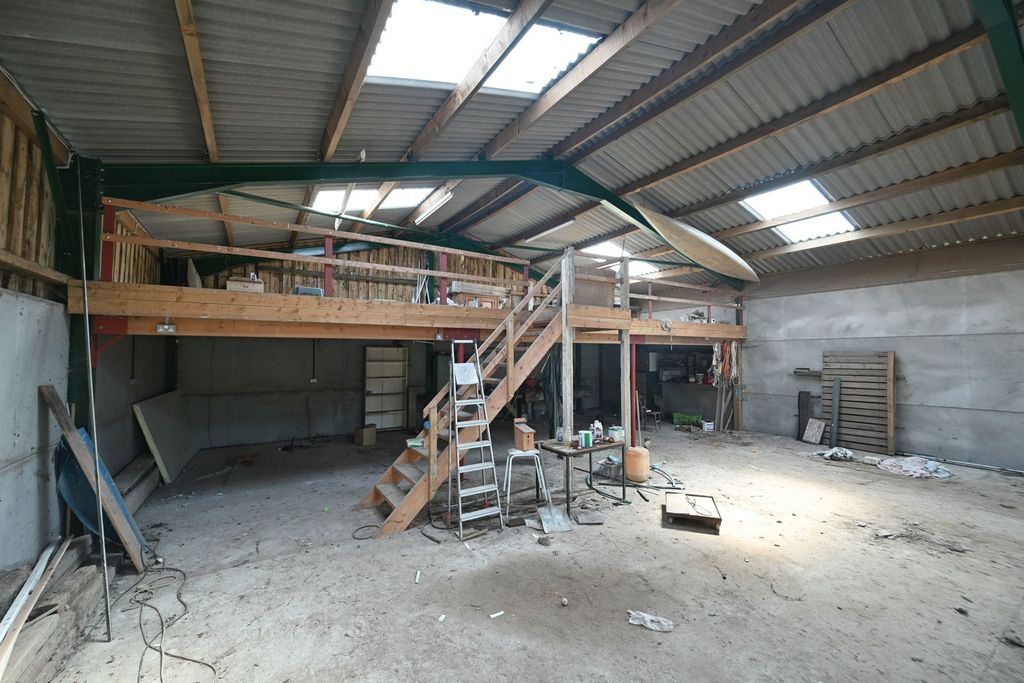 Property photo 3 of 5