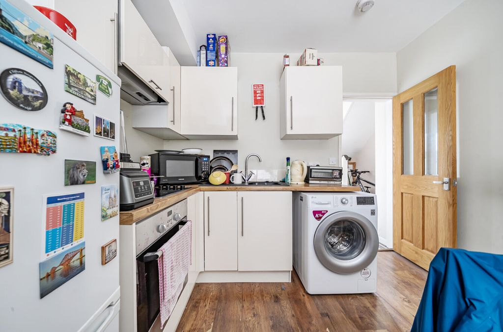 Property photo 3 of 18 1st Floor Kitchen/Diner