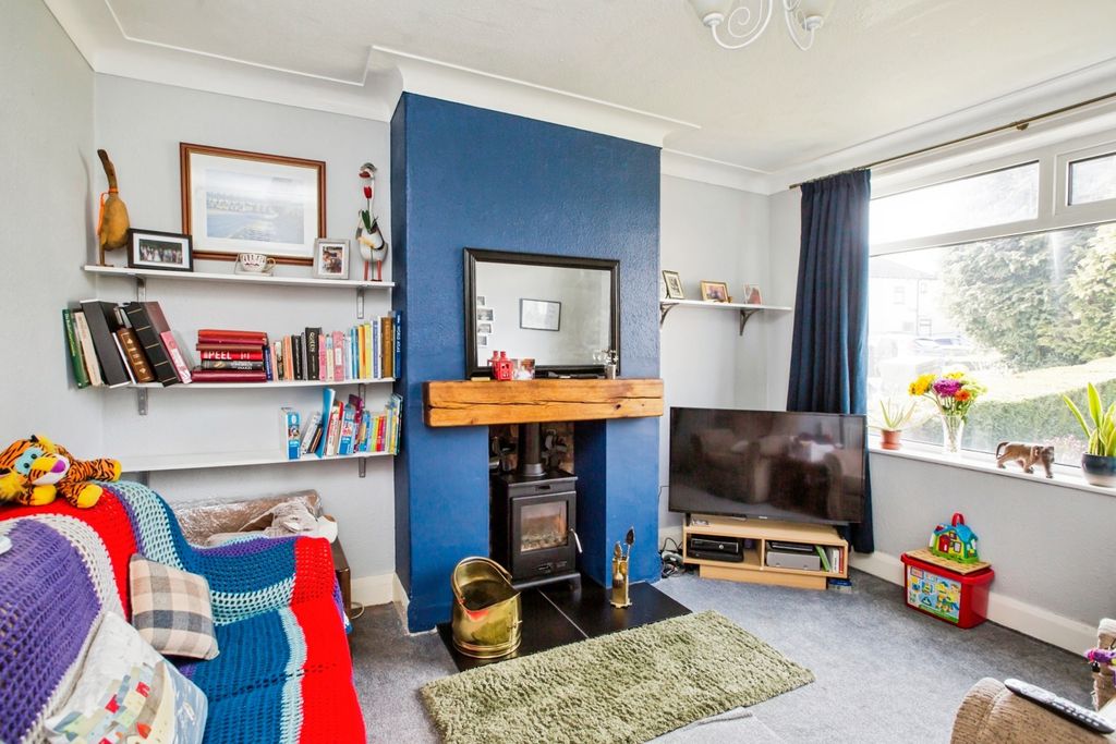 Property photo 2 of 20 Lounge