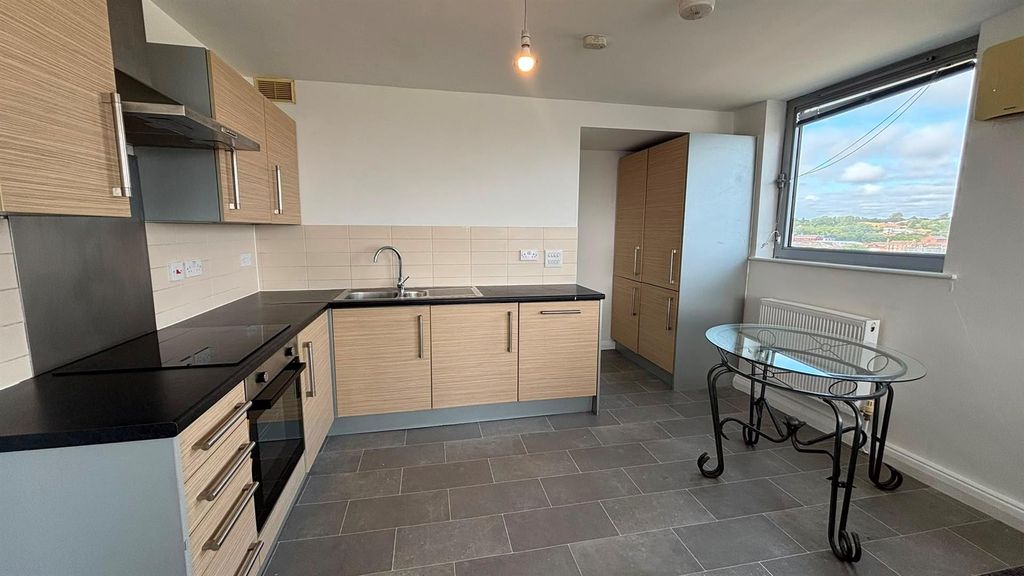 Property photo 2 of 8 Kitchen.Png