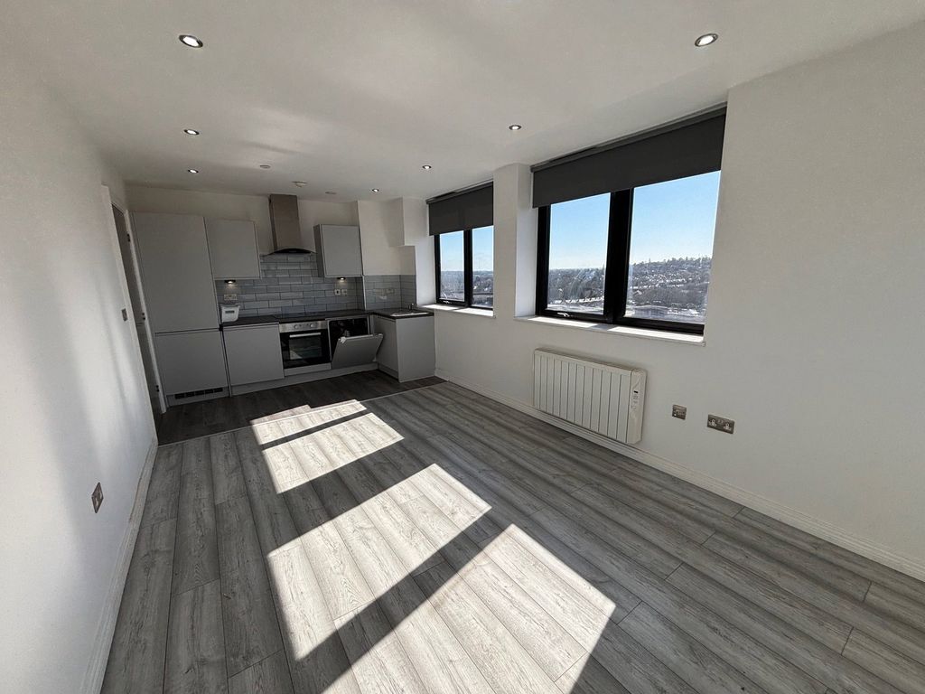 Property photo 3 of 8