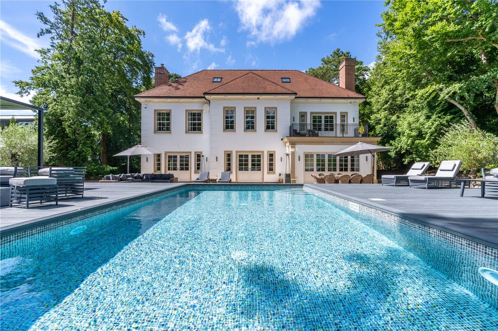 Property photo 1 of 19 Pool &amp; House