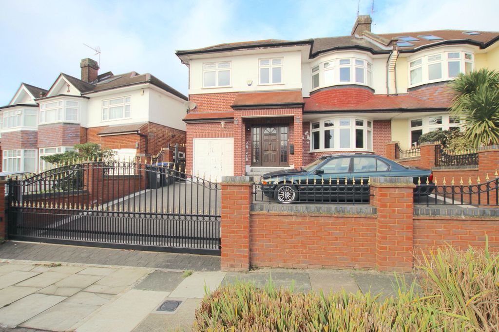Property photo 1 of 22