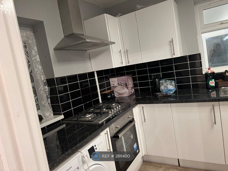 Property photo 3 of 23