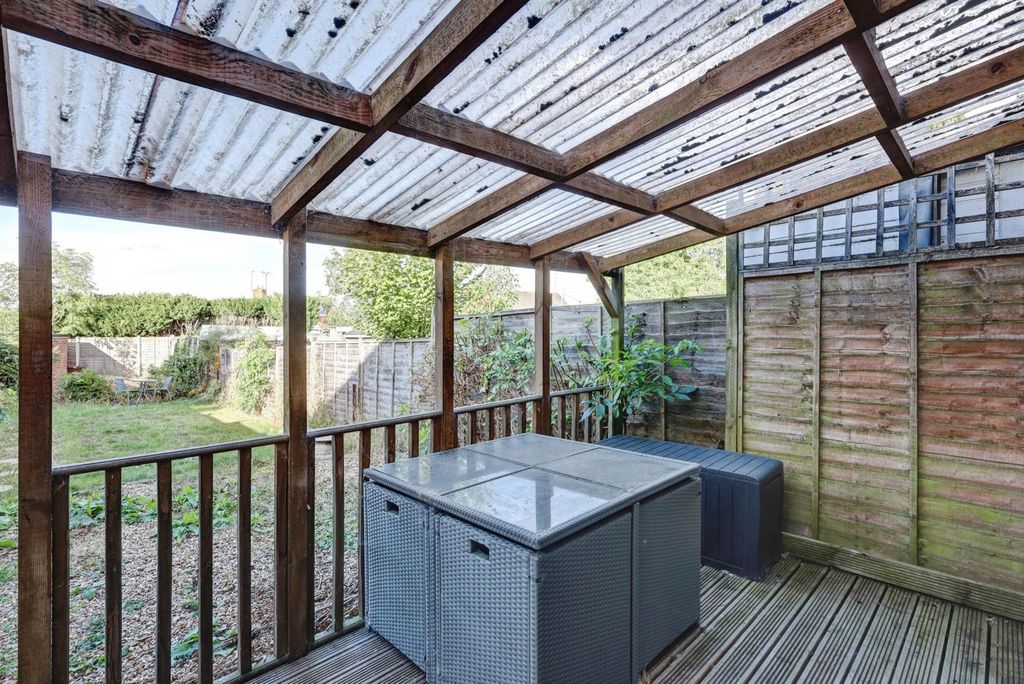Property photo 3 of 16 Decking
