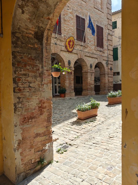Property photo 2 of 23 The North Gate   And The Town Hall