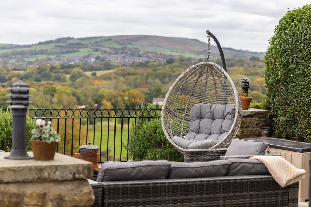 Property photo 3 of 28