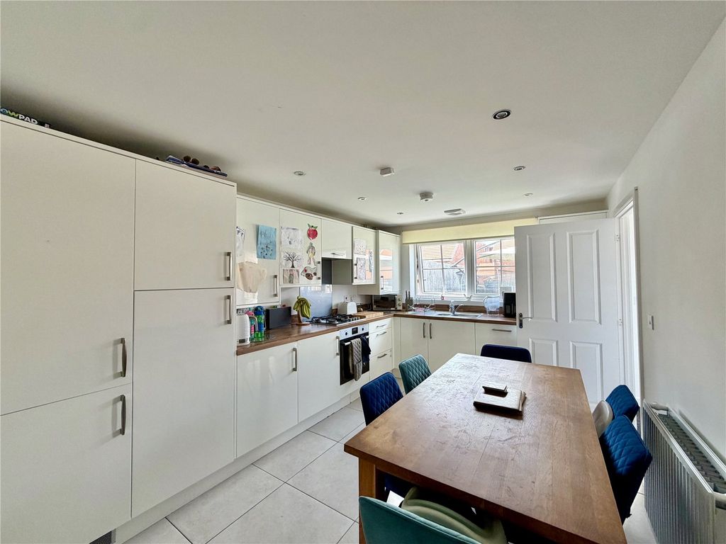 Property photo 2 of 13 Picture No. 02