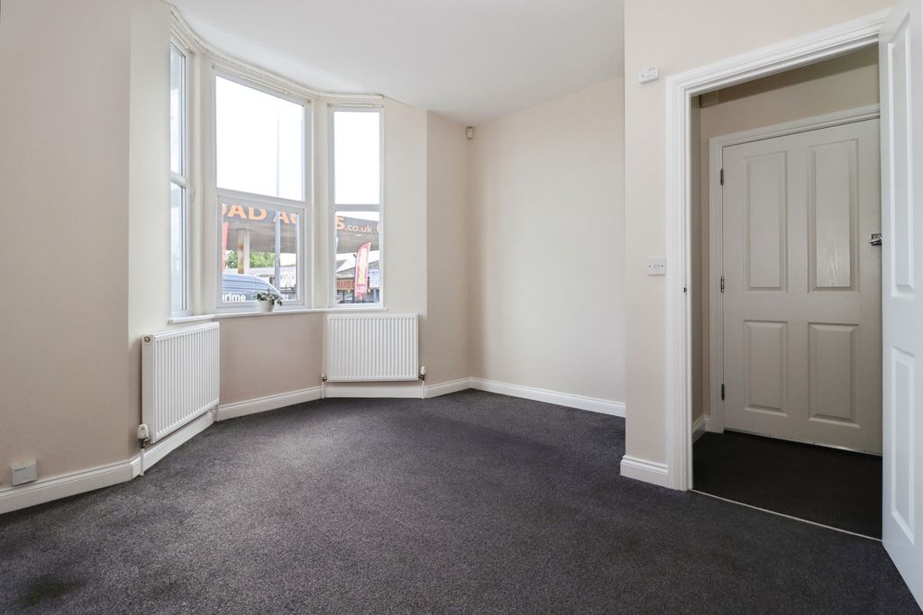 Property photo 3 of 13 Pbox-Img.Jpg