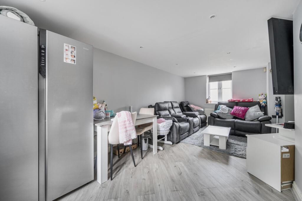 Property photo 3 of 15 1E498c282c1c56ee425172c459c4Ddc0.Jpeg