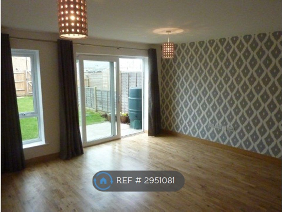 Property photo 3 of 7 Sitting Room