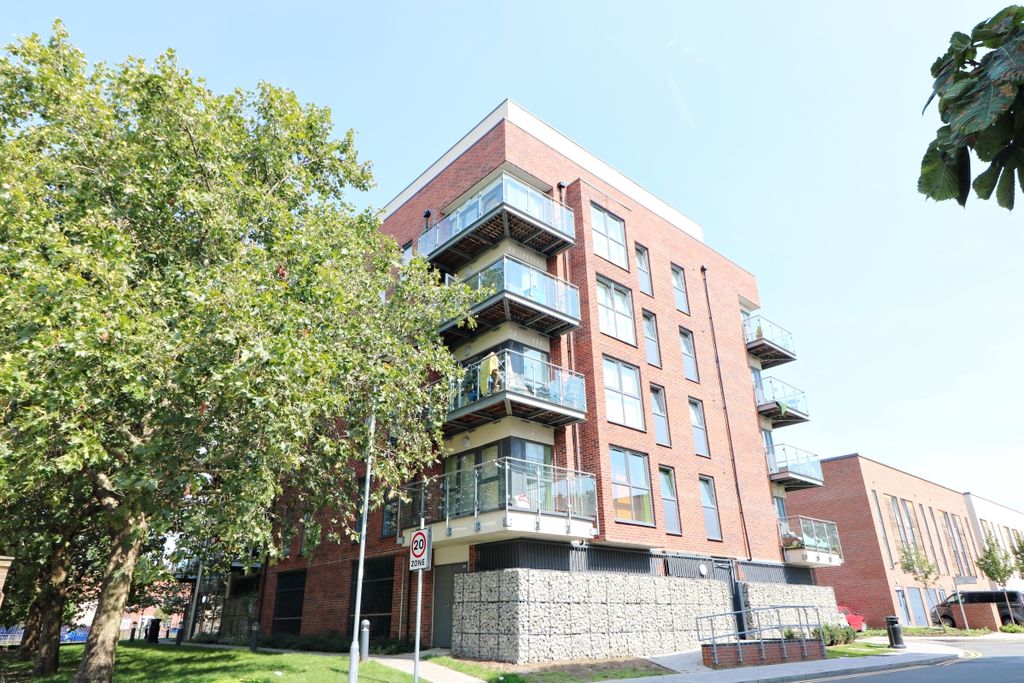 Property photo 1 of 8 Main Page