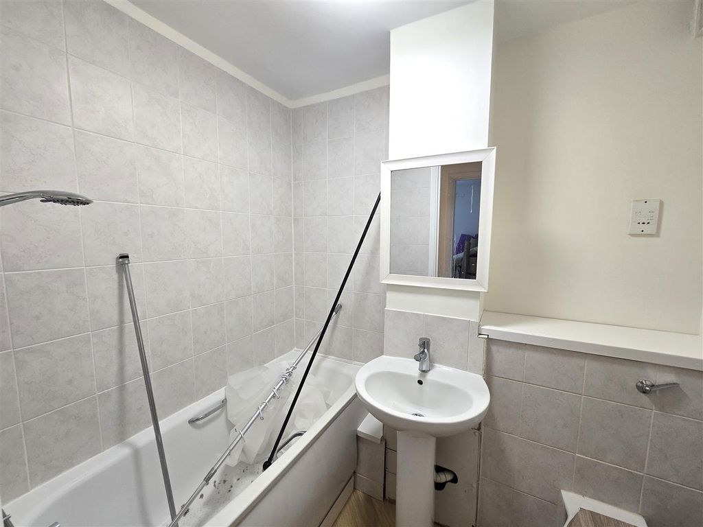 Property photo 3 of 7 1000113946.Jpg