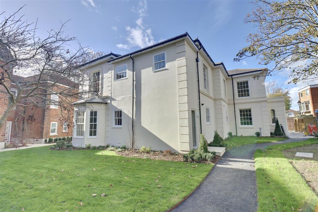 Property photo 1 of 28 21B38A9D-0Ecb-4852-Ad5A-309E3896CE8A_1_201_A.Jpeg