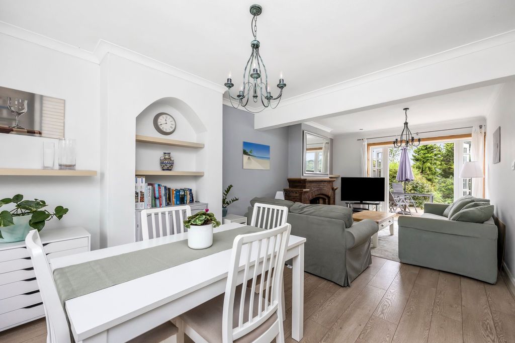 Property photo 2 of 21