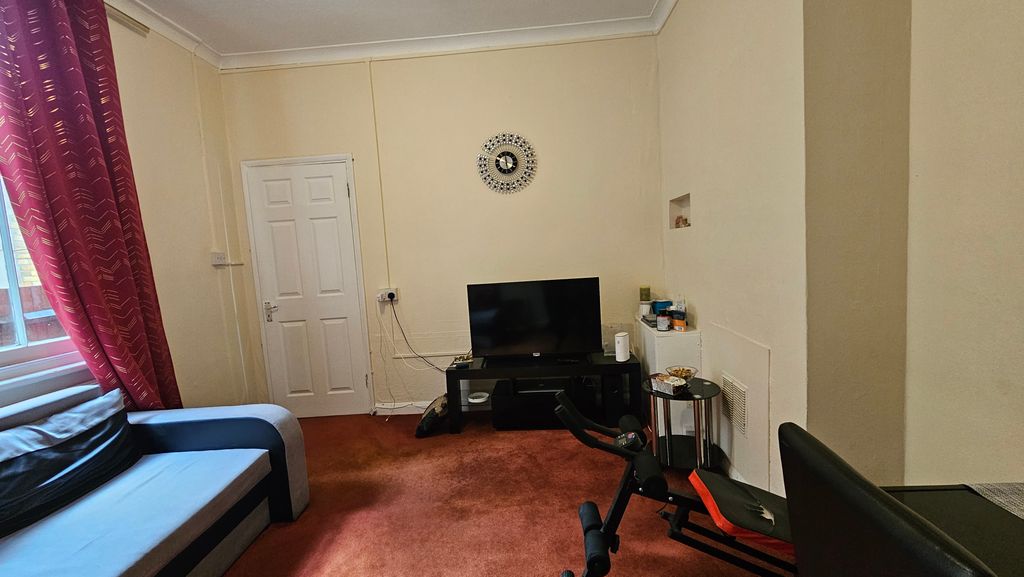 Property photo 2 of 9
